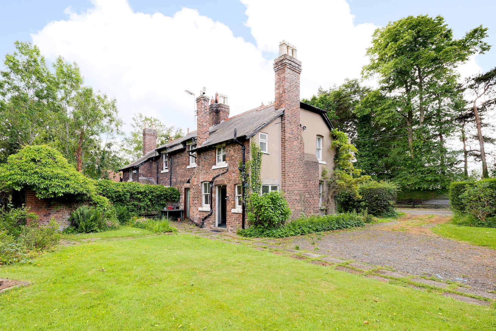 Parkgate Road, Saughall, CH1 - Currans Homes, Chester