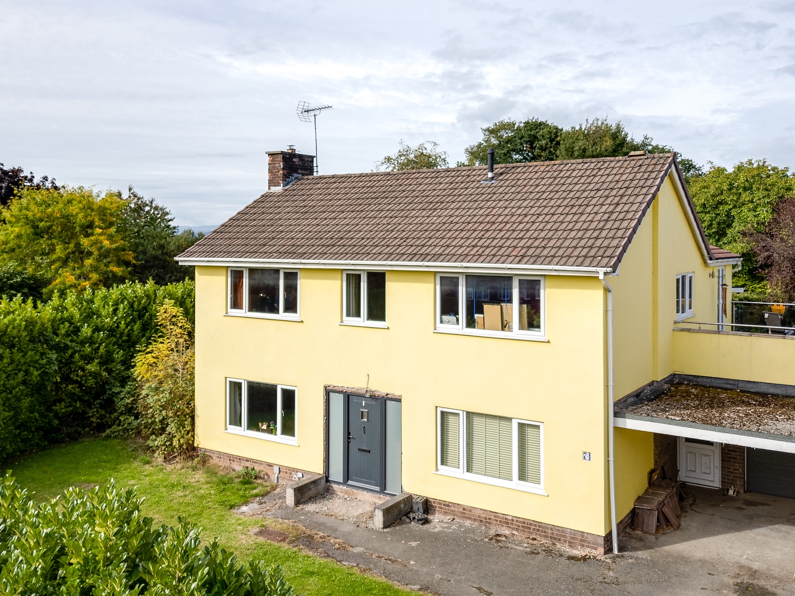 Lache Lane, Chester, CH4