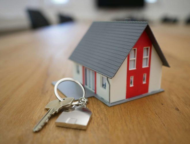A house figure and a set of house keys, symbolising that Section 21 can no longer be used by UK landlords after May 1st 2026 – Currans Homes Letting agent for Chester, Wirral and North Wales.