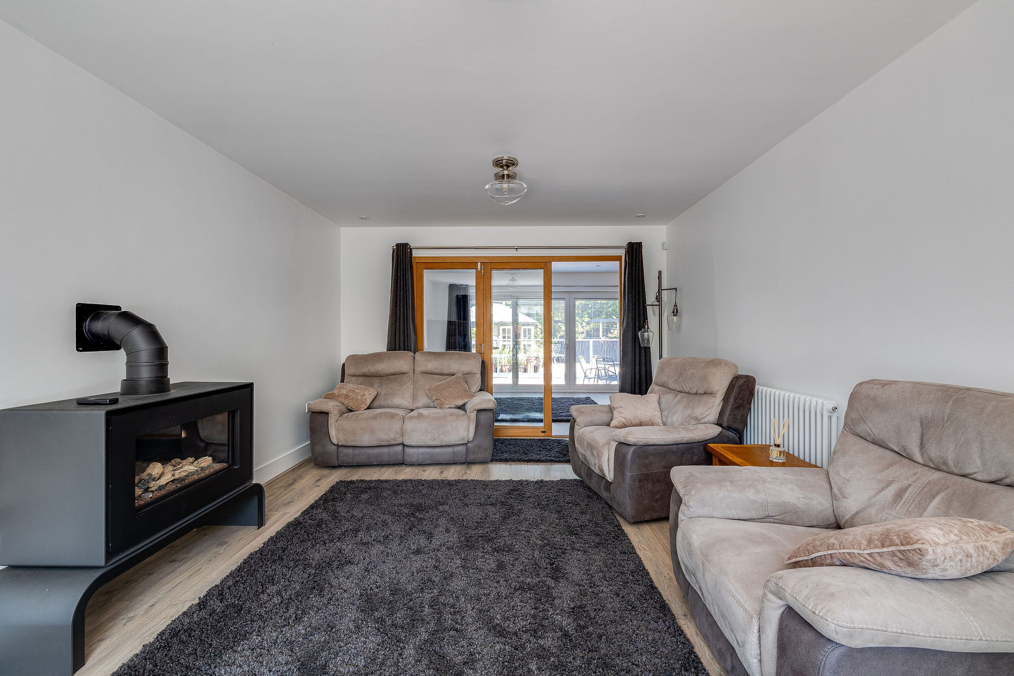 4J6A2802HDR28LakesideClose4J6A2802HDR.jpg