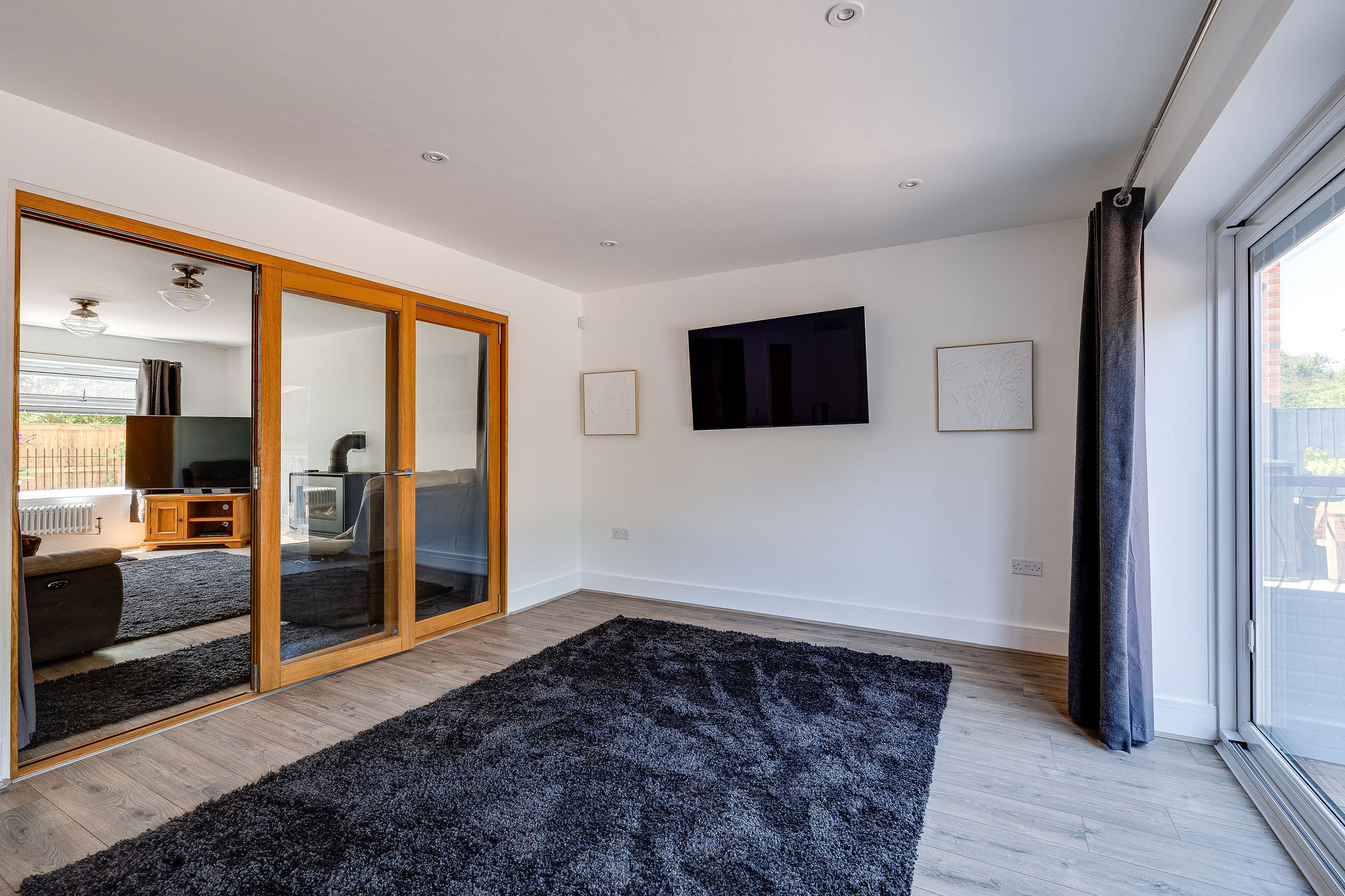 4J6A2822HDR28LakesideClose4J6A2822HDR.jpg