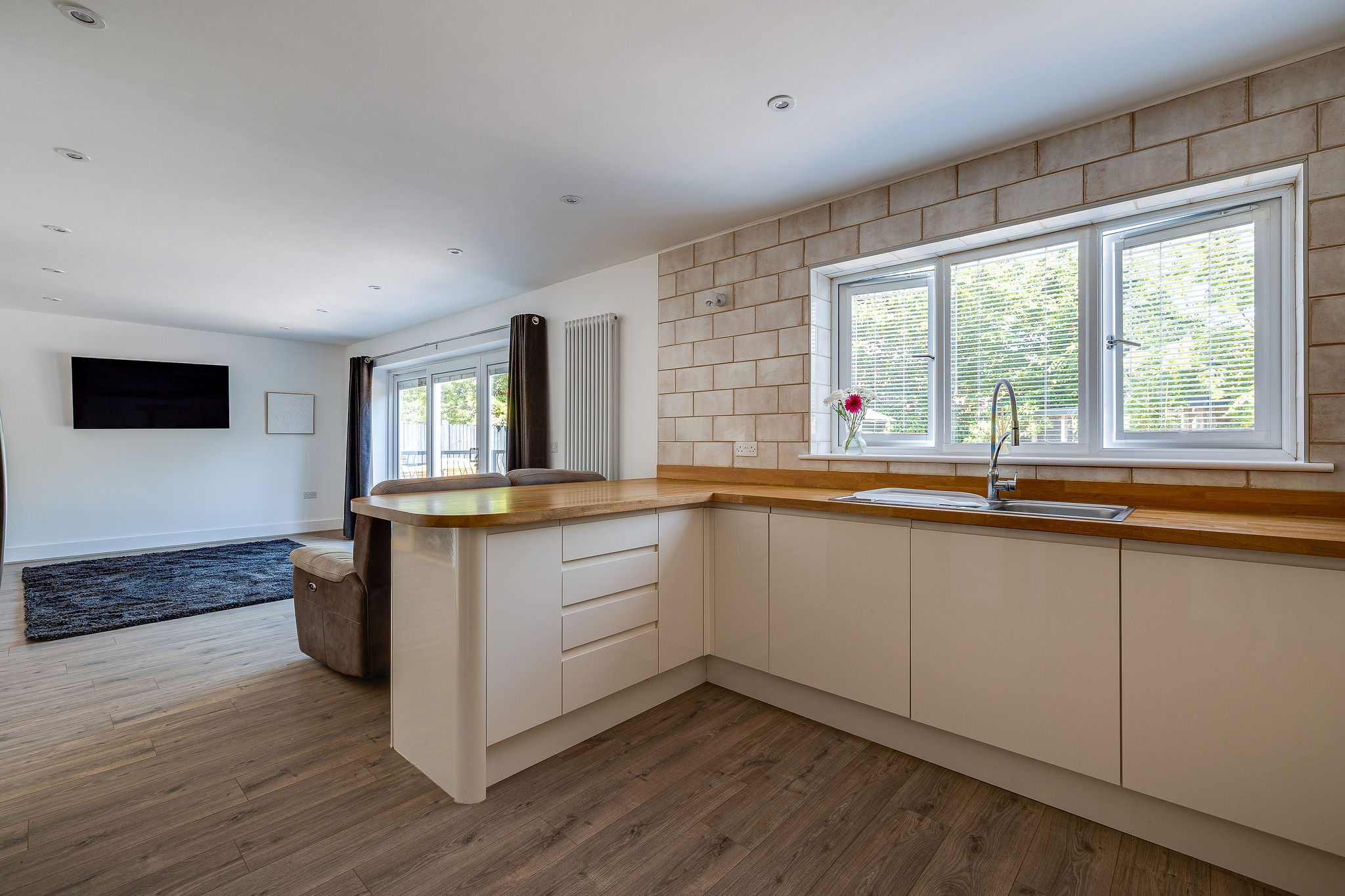 4J6A2837HDR28LakesideClose4J6A2837HDR.jpg