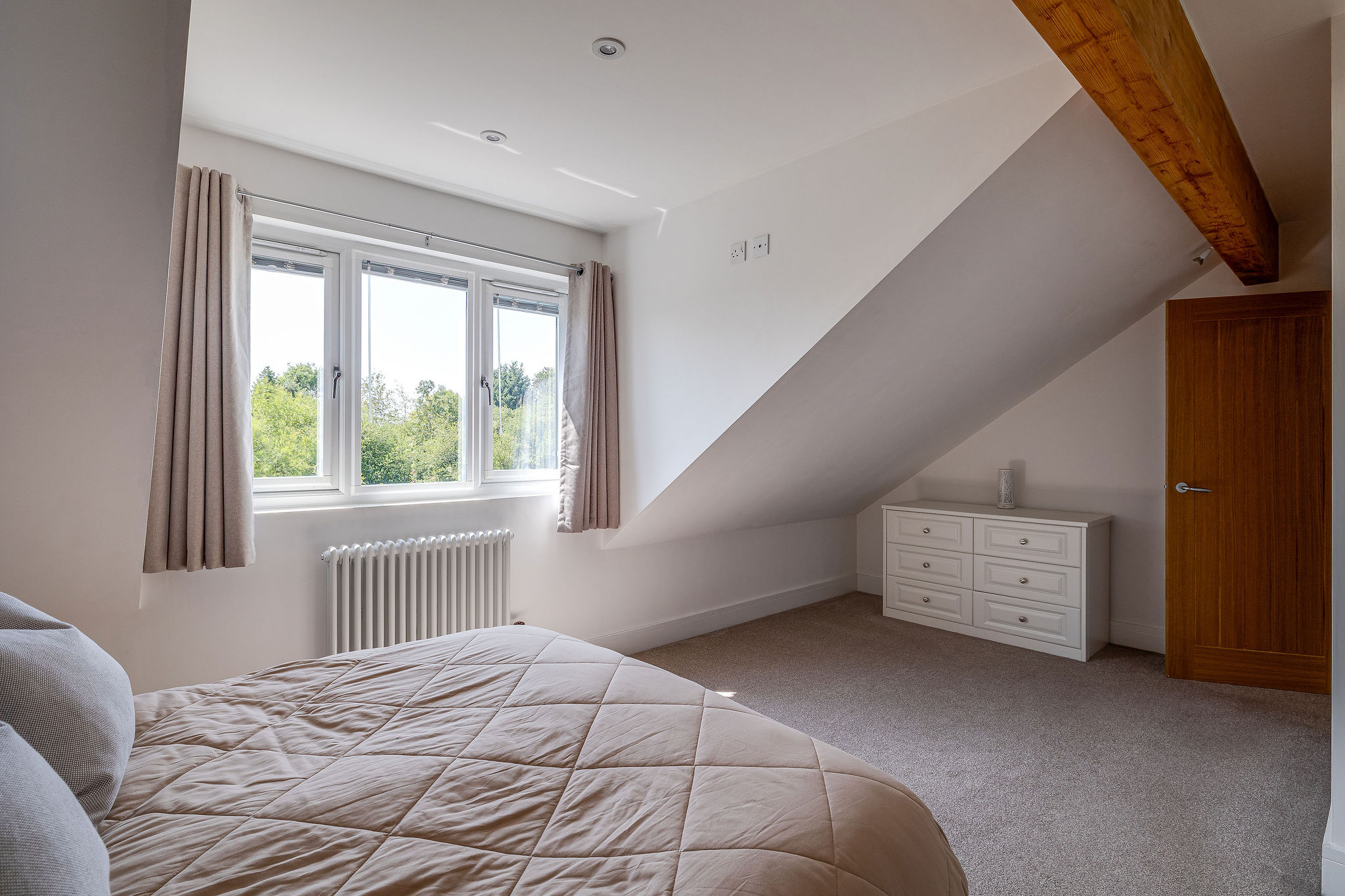4J6A2877HDR28LakesideClose4J6A2877HDR.jpg