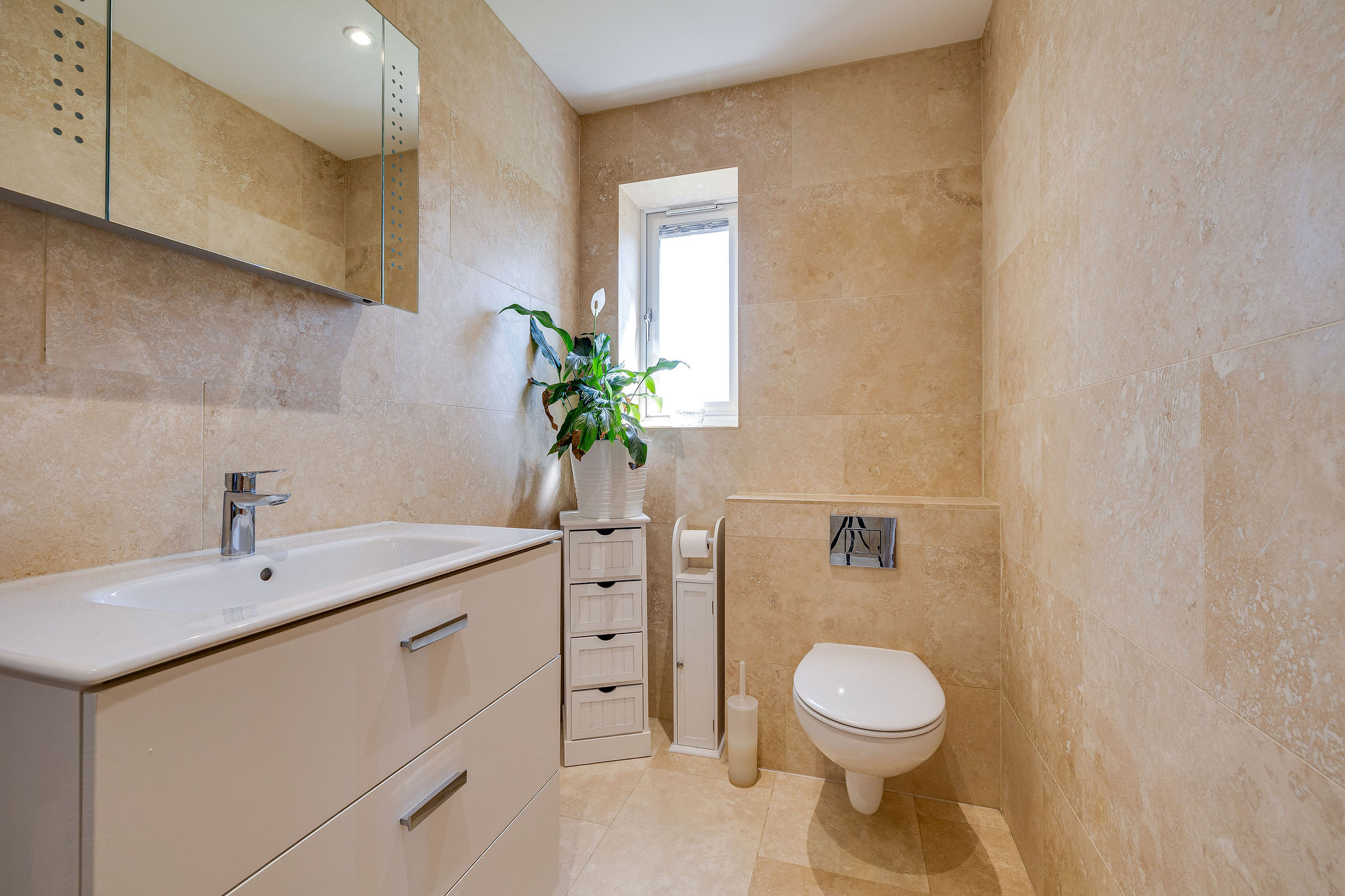 4J6A2882HDR28LakesideClose4J6A2882HDR.jpg