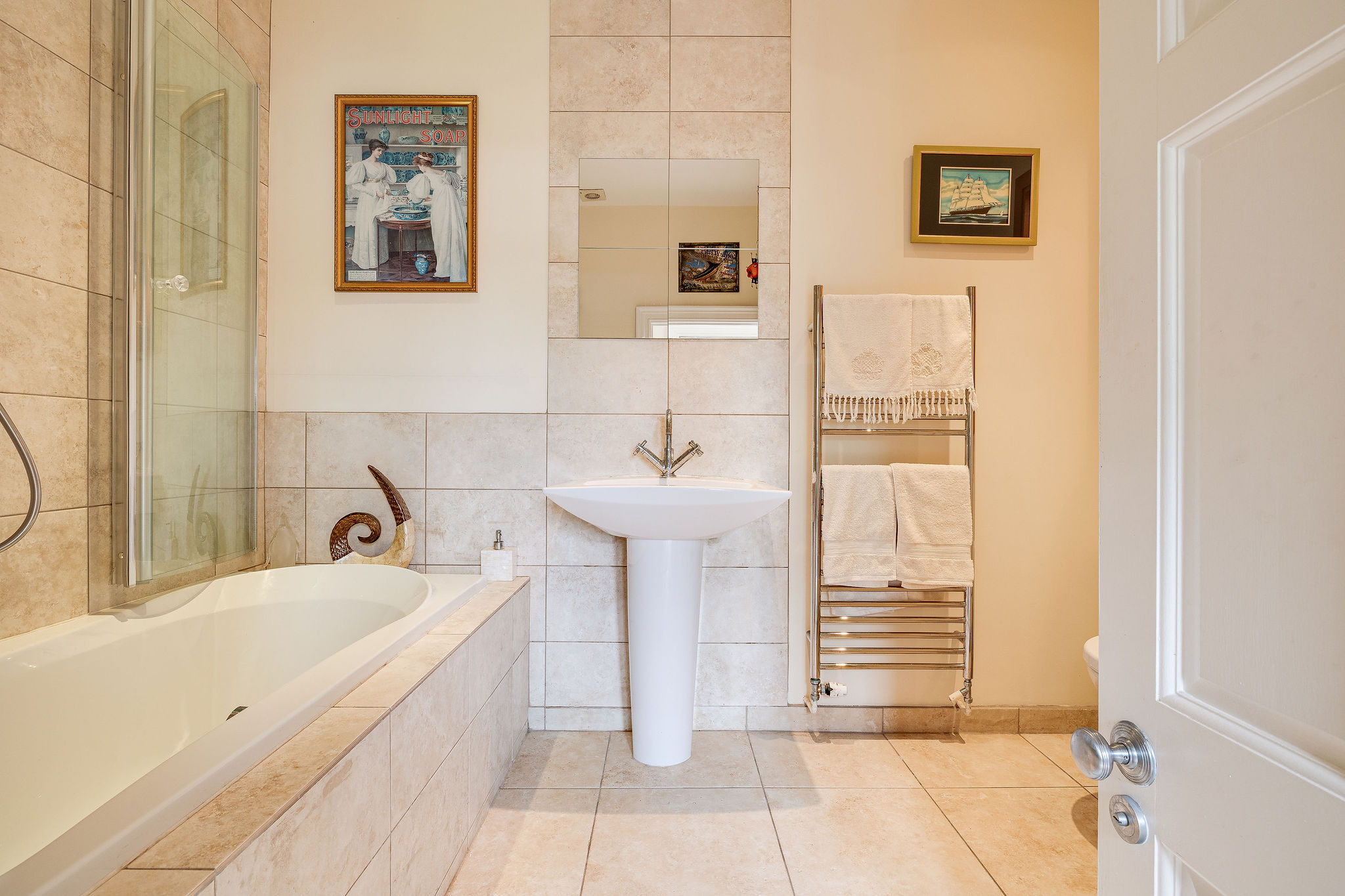 4J6A4787HDR5TrevallynManor4J6A4787HDR.jpg