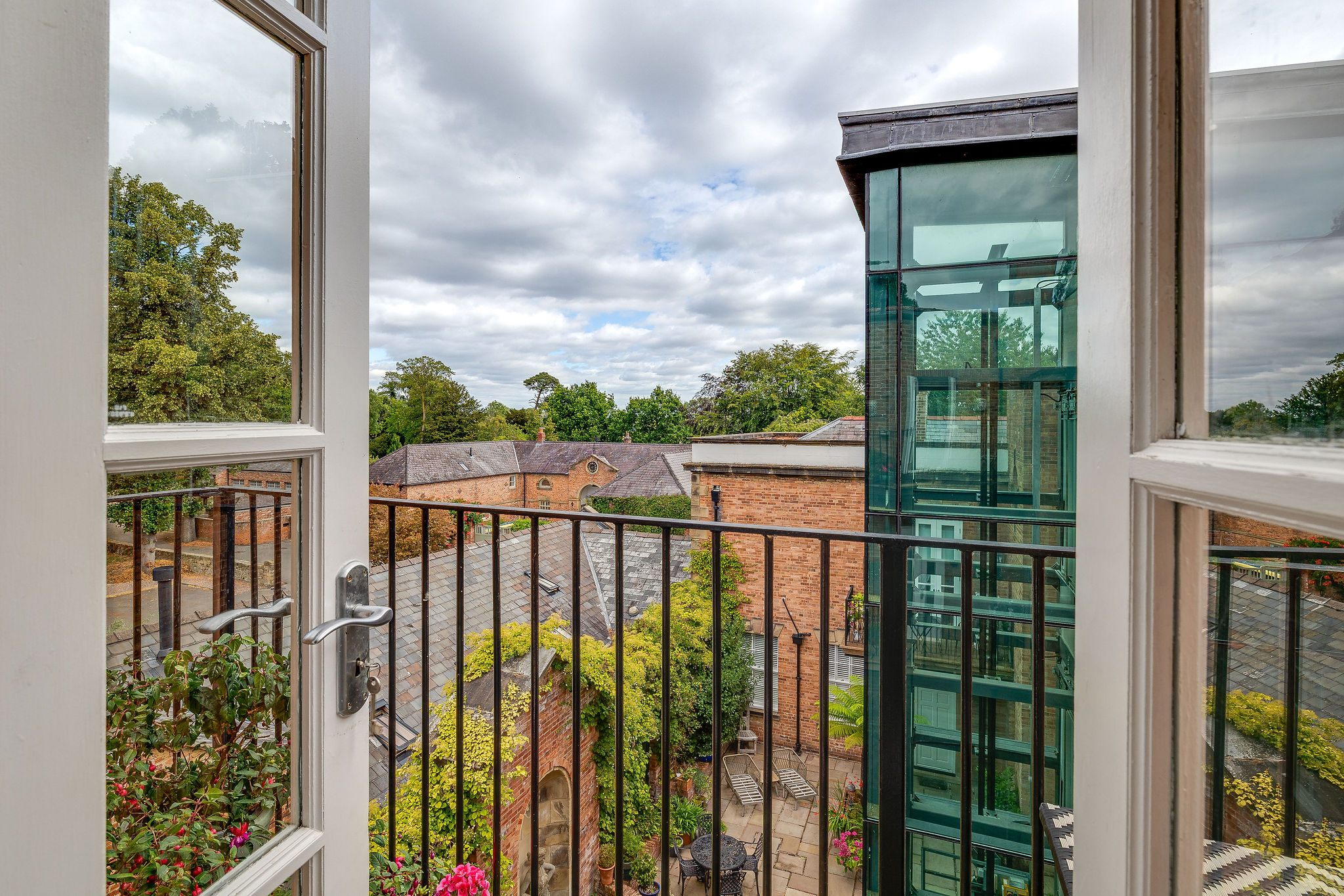 4J6A4792HDR5TrevallynManor4J6A4792HDR.jpg