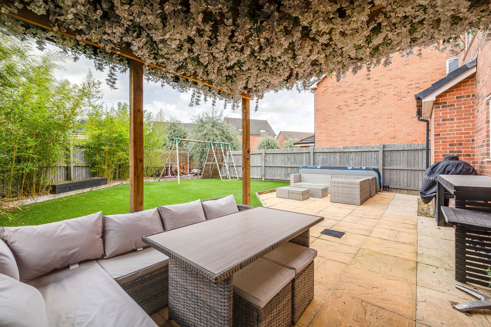 4J6A6136HDR22QueensLancsAve.Highres.jpg